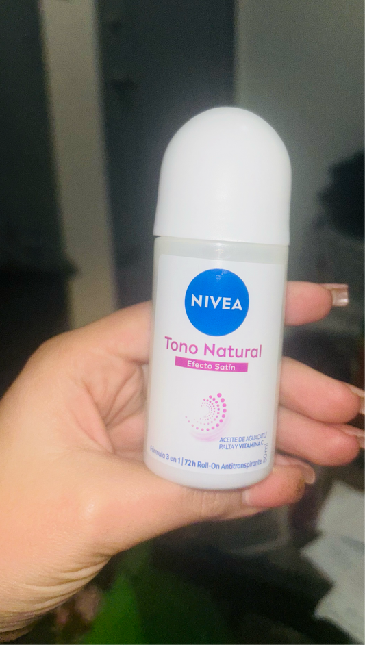 Nivea Tono Natural Efecto Satin Roll On 50ml