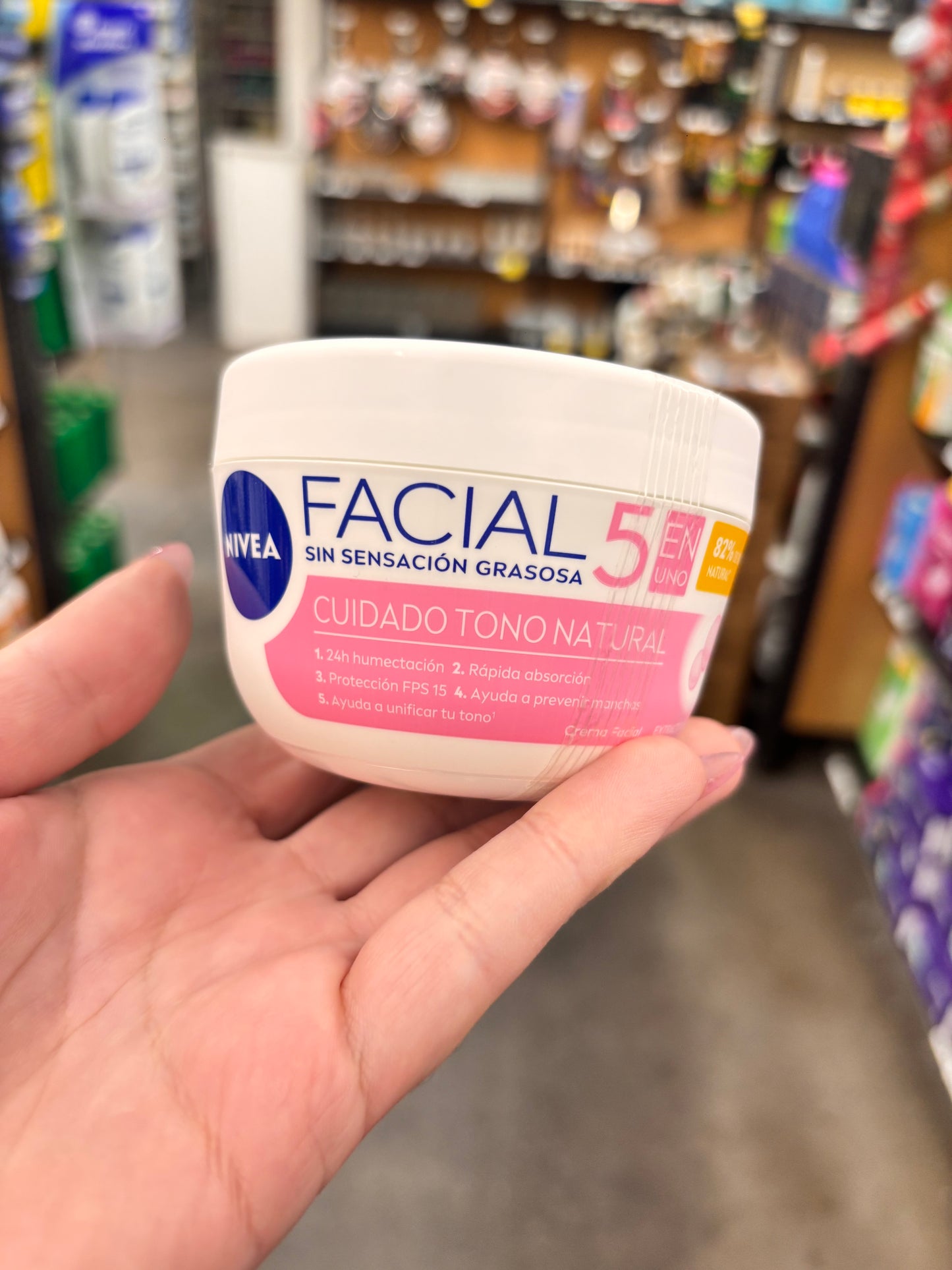 Crema facial Nivea 5 en 1 tono natural